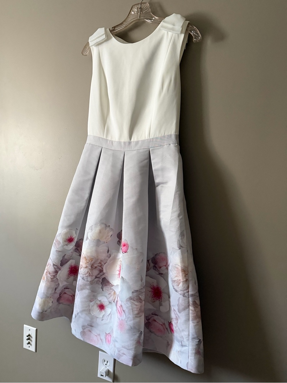 Ted Baker White and Light Gray Floral Midi Dress